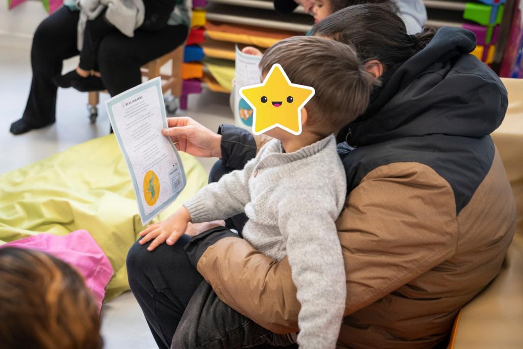Un plaisir partagé qui permet de mieux sensibiliser les parents à l'importance de lire et, ainsi, lutter contre l'omniprésence des écrans. crédit photo ville d'Epinay-sur-Seine